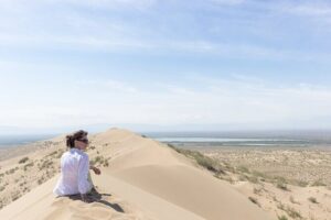 1 Day Express Tour: Altyn Emel National park - Aktau Mountains: white from afar, colorful up close