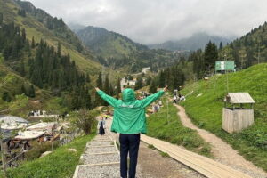 Almaty city tour and Medeu-Shymbulak-Koktobe-Green Bazar - Shymbulak: cable car access to mountain views and year-round hiking energy