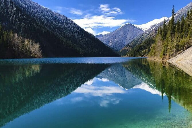 Altyn Emel National Park 2-day small-group jeep tour - The canyon-and-lake pieces you should expect in the two days