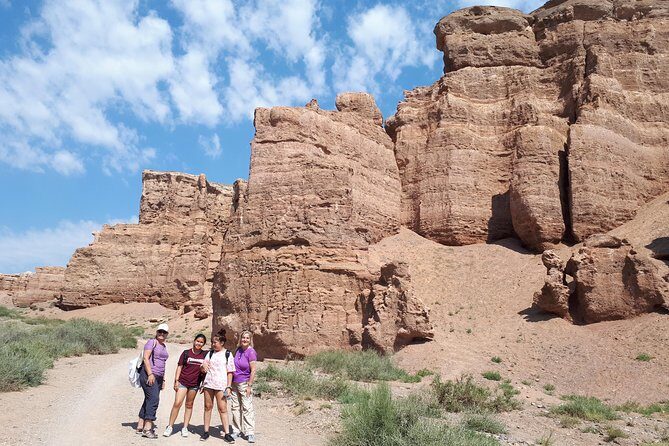 Charyn canyon - The 3 km canyon walk, river stops, and how getting back works
