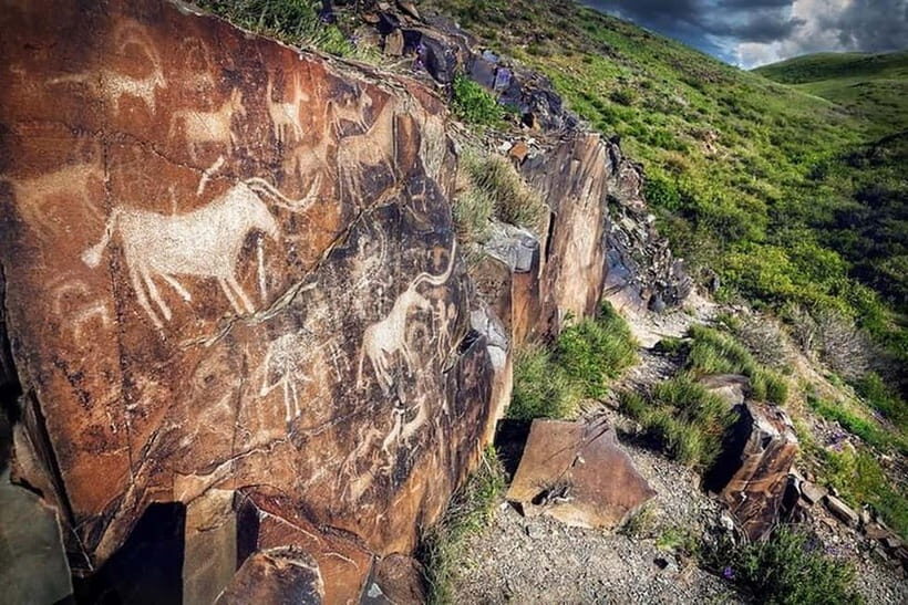 Tanbaly Gorge: Ancient Petroglyphs UNESCO Site Day Tour - Why Tanbaly Gorge feels different than a quick sightseeing stop